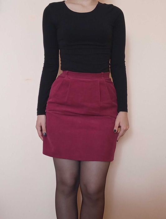 Fusta de velur visinie