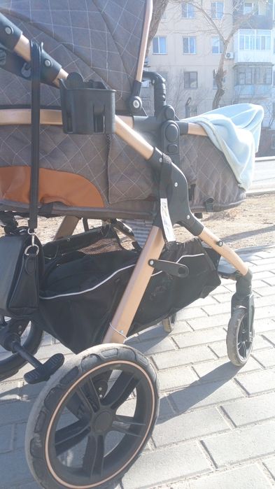 Продам детскую коляску