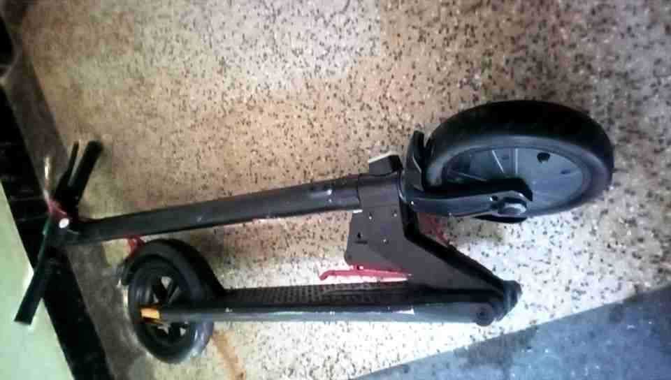 Електрическа тротинетка, скутер 250 и 350W пъргави, батерия зарядно ОК