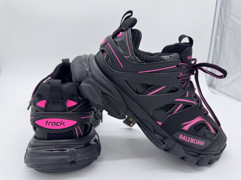 Нов цвят Balenciaga Track