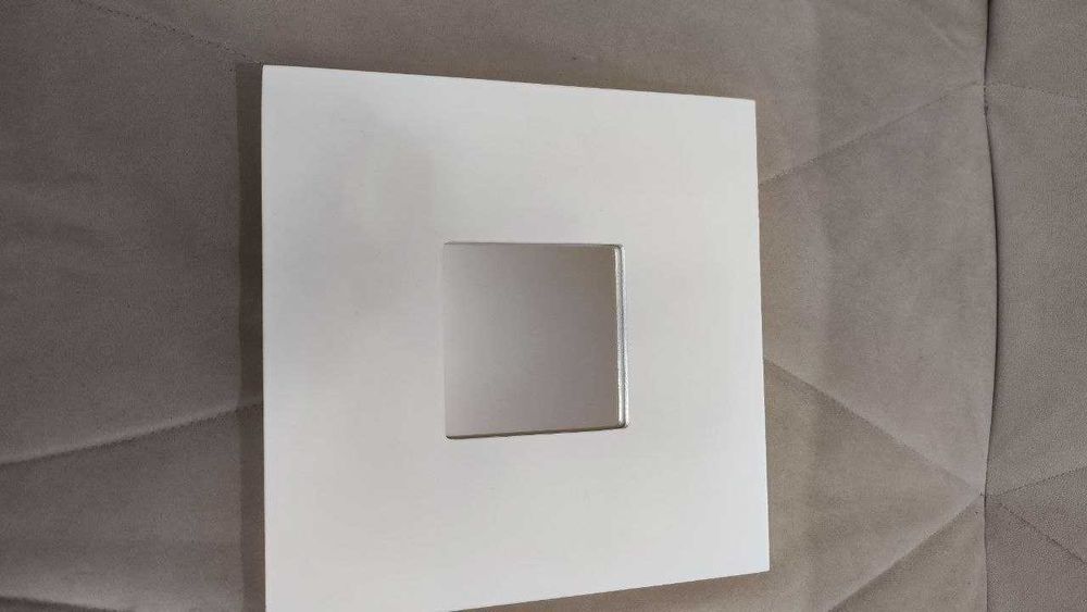 Продам зеркало IKEA MALMA