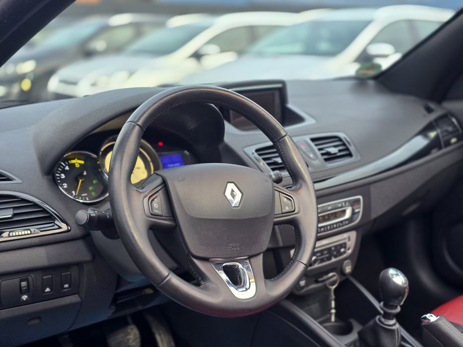 Renault Megane 1.6dci 2013 cabrio Xenon Navi Piele RATE SI GARANTIE