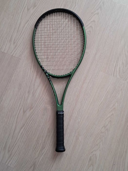 Vând rachetă de tenis