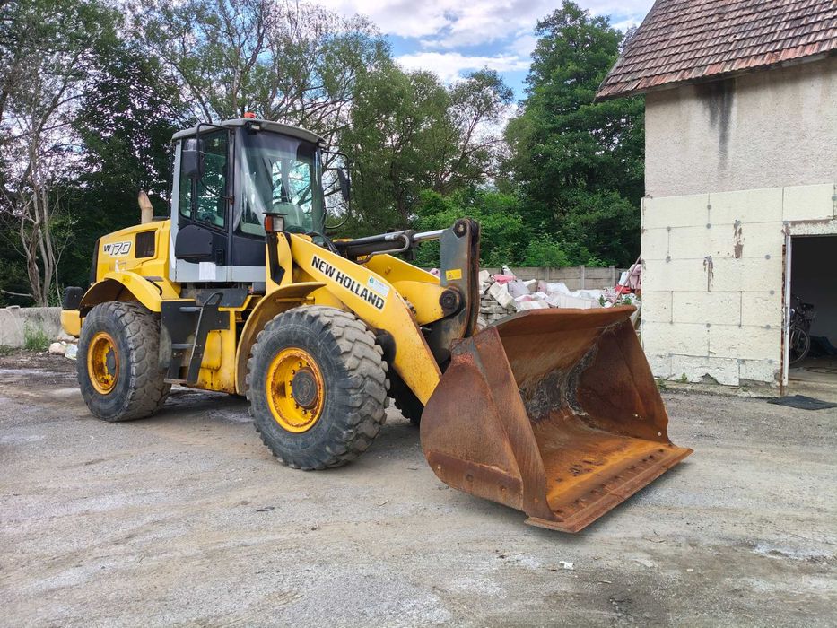 Vând sau închiriez Vola/Încărcător frontal New Holland W170