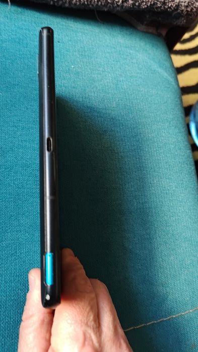 Продавам Asus Rog Phone 6D Ultimate 16Gb ram 512Gb storage