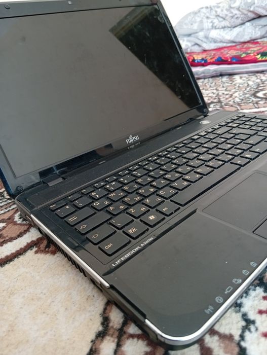 Noutbuk sotiladi. Nosoz, tamirlab olasiz