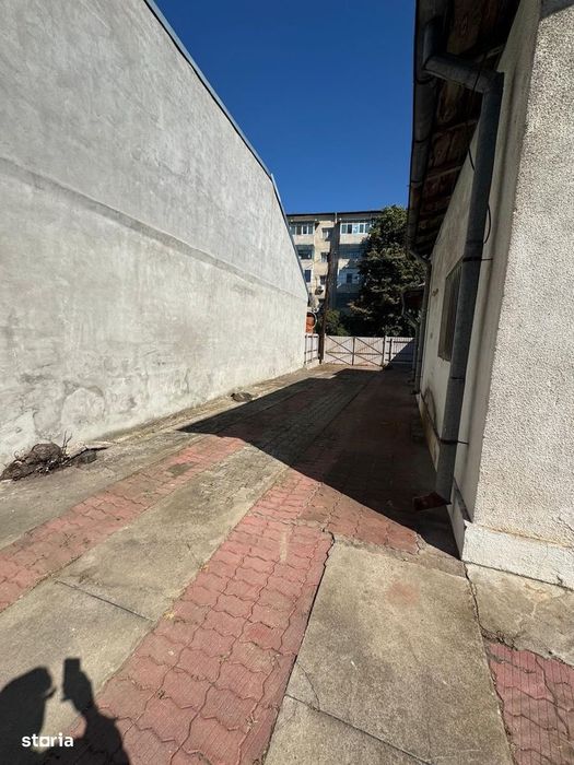 Spatiu comercial de inchiriat - ROVINE Strada Dezrobirii