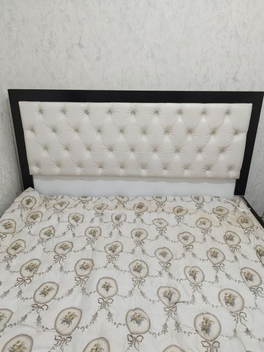 Kravat Spalniy  va trimo sotiladi