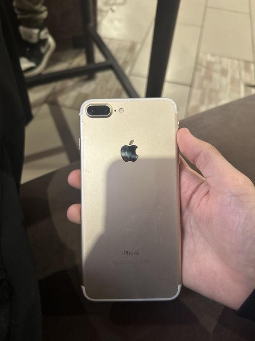 iPhone 7 Plus 32 gb продам срочно