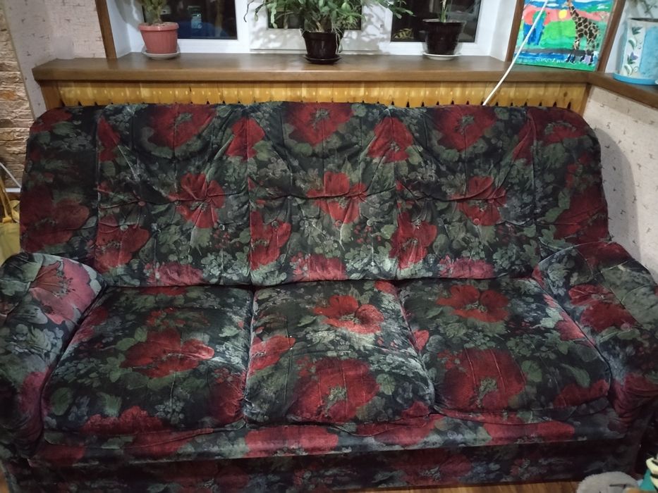 Диван в хорошем состоянии