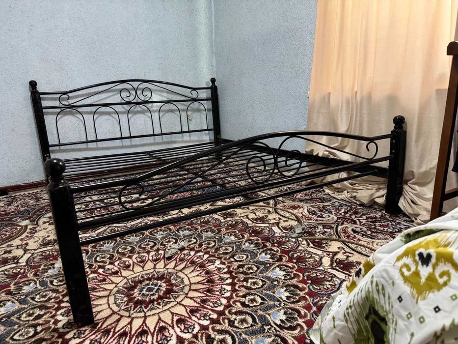 Продается кровать полуторка