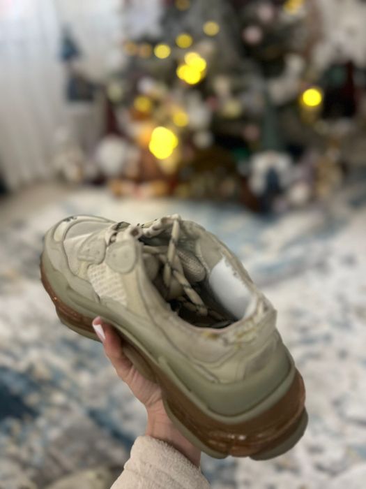 Vând adidași Balenciaga purtati