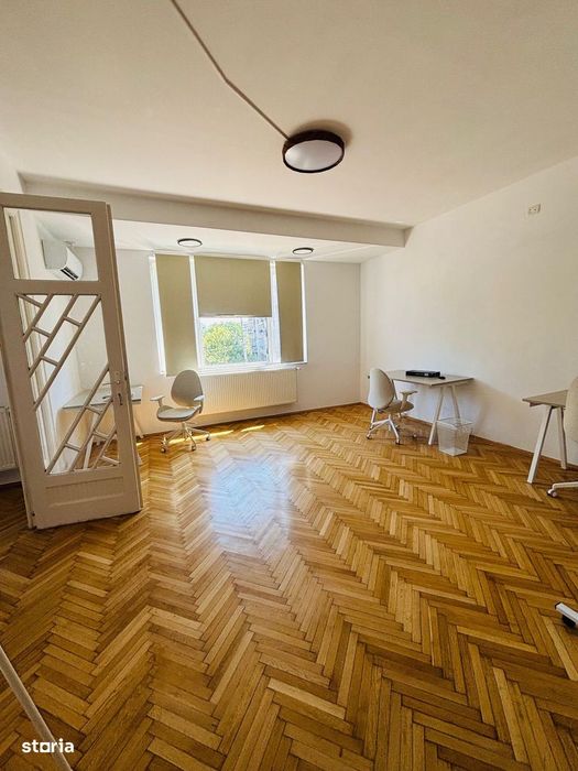 Spatiu birouri / Ultracentral/ 3 camere/ 2 bai/ Renovat