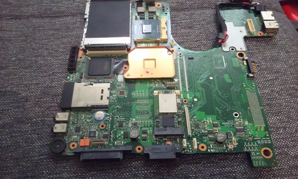 Placa de baza Tochiba Equium A 100