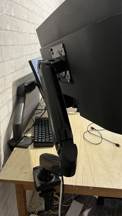 монитор Samsung с крайнштейном, 75 герц рабочи