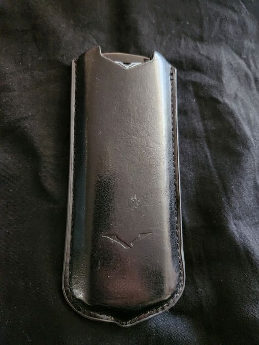 Верту телефон почти новый