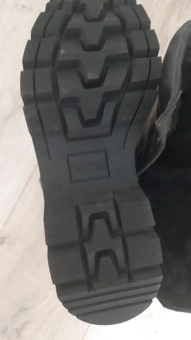 Продам зимние берцы размер 38