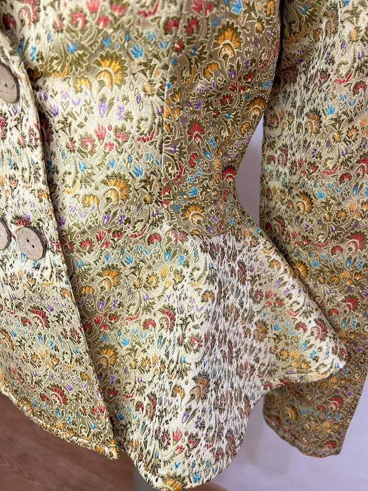 Жакет бежевый с баской, приталенный | Жакет из жаккарда размер 44-46