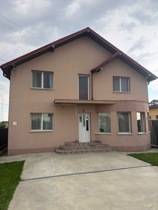 Casa de vanzare Lazuri- complet mobilata si utilata