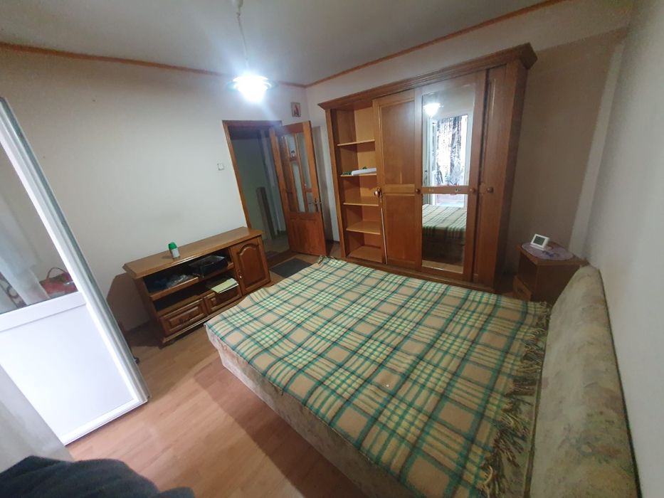 Inchiriez apartament