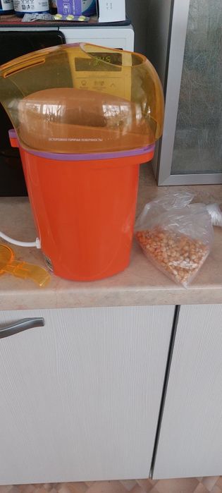 Попкорница Vitek