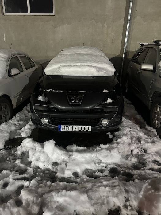 Dezmembrez Peugeot 207
