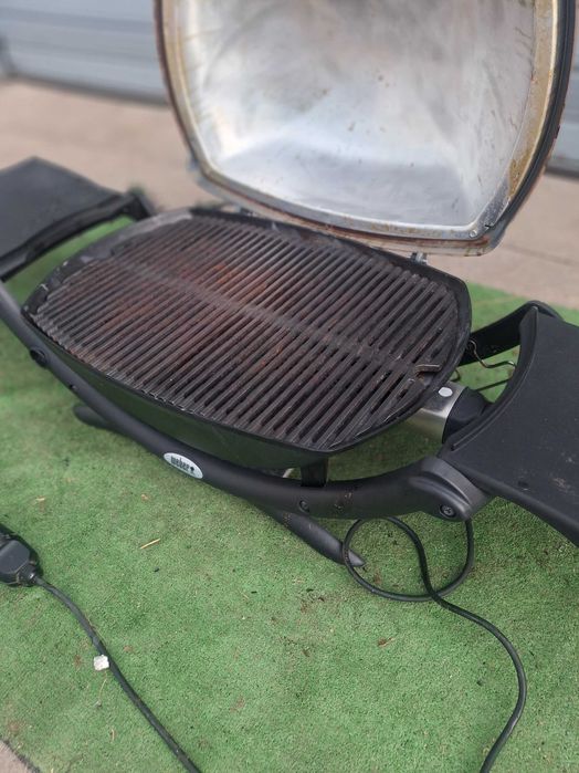 Барбекю на ток Weber Q240