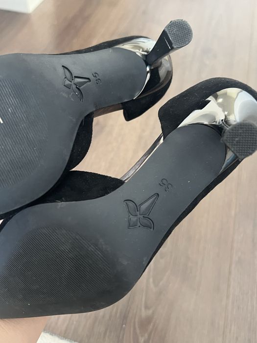 Черные туфли новые