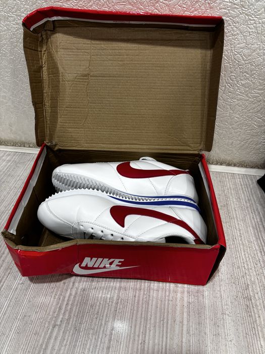 Новые кроссовки NIKE оригенал