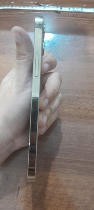 iphone 12 pro max icloudga tushgan