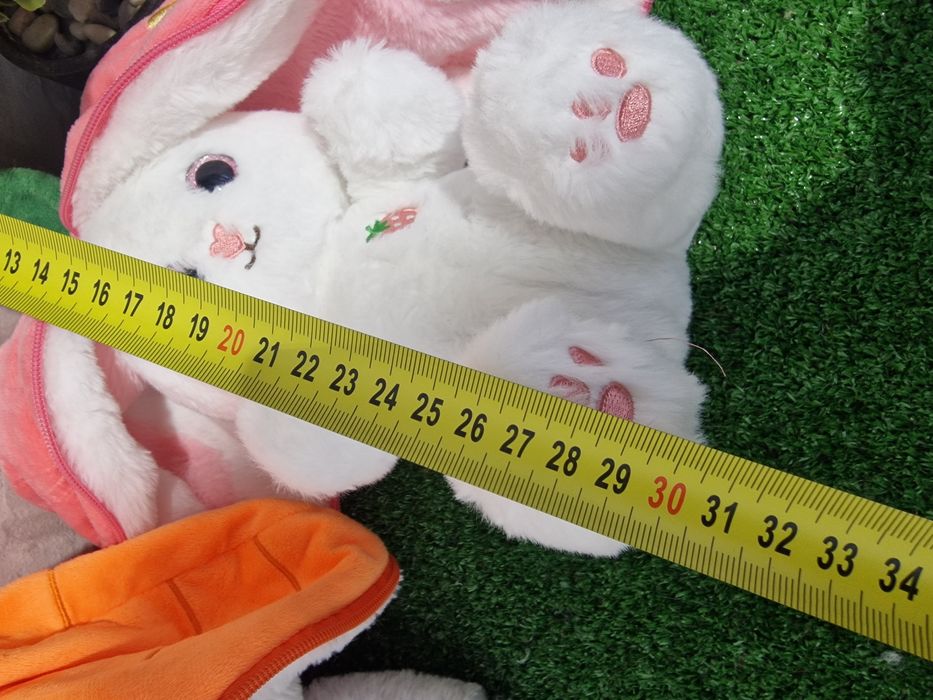 Плюшена играчка зайче морков ягода