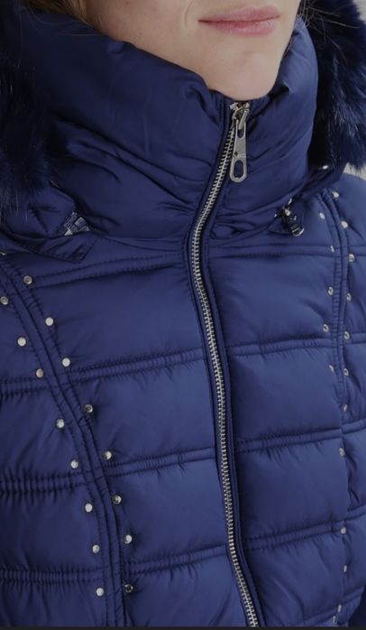 Зимно яке Guess.