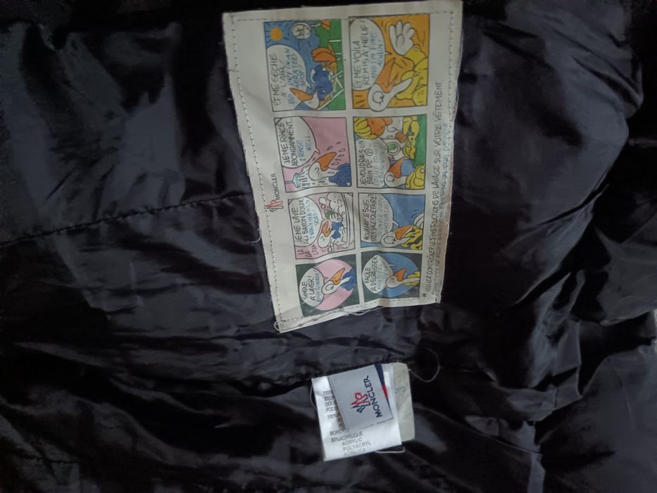 Vând geacă Moncler