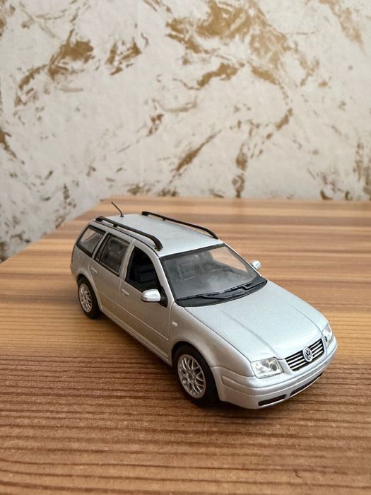 VW Bora 1:43 Minichamps два модела