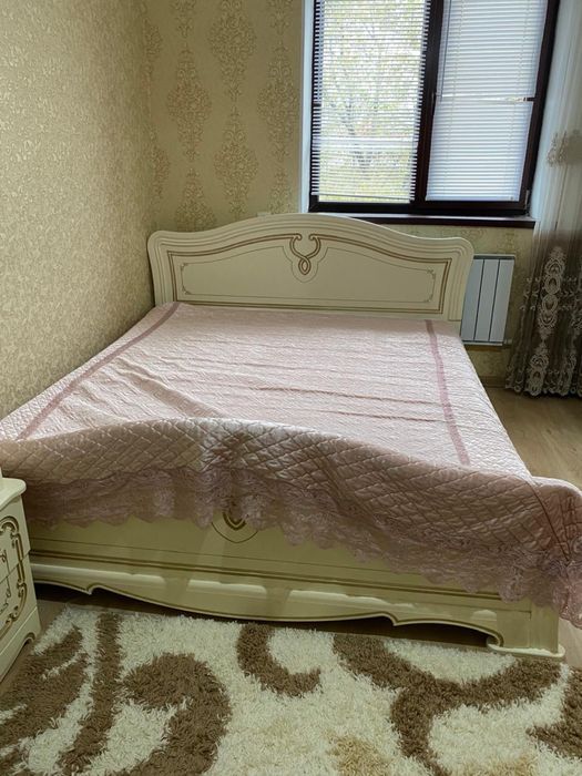 Продаётся спальный гарнитур