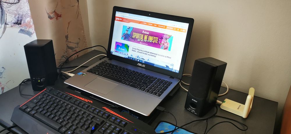 Laptop gaming Asus (GTX 850-128biti), 8gb, SSD 256 gb, i5)