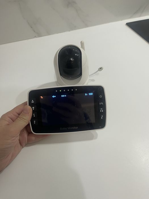 Продам камеру ( видеоняня) с экраном