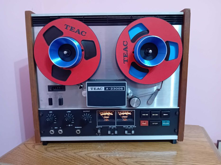 Vand magnetofon TEAC A-2300S ,2000  RON sau Schimb cu Kasthan plus diferenta