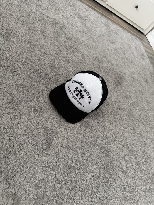 Sapca Chrome Hearts White Crosses