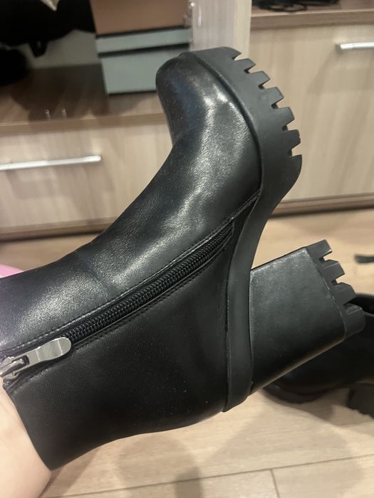 Продам ботинки весна-осень