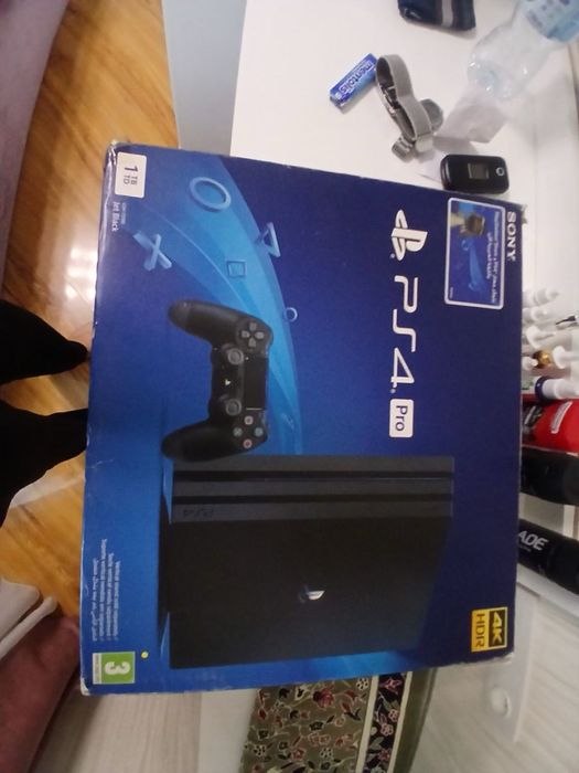 Ps 4 pro pashti yangi.