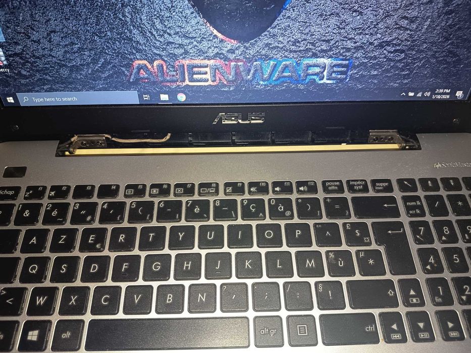 Laptop asus R556L, Core i5 5200u, ram 4gb, hdd 500gb, baterie buna