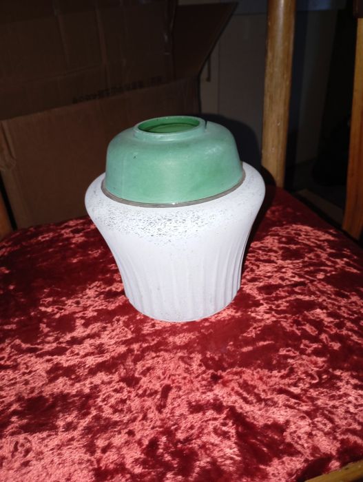 Продаю плафоны и светильник