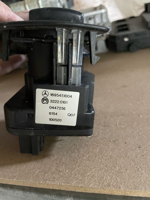 Копче за фарове Мерцедес B-краса W245