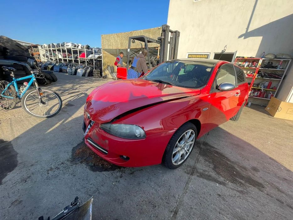Dezmembrari Alfa Romeo 147 / 1.6 Benzina