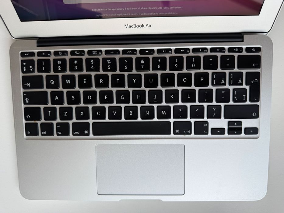 Macbook Air 11 inch in stare excelenta