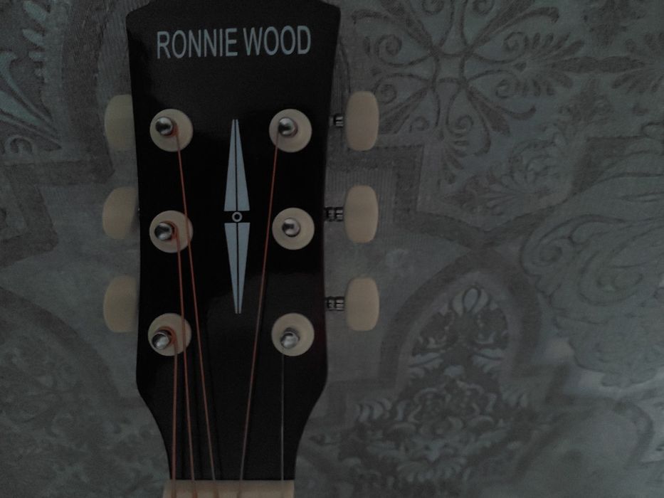 Гитара в хорошом состяние