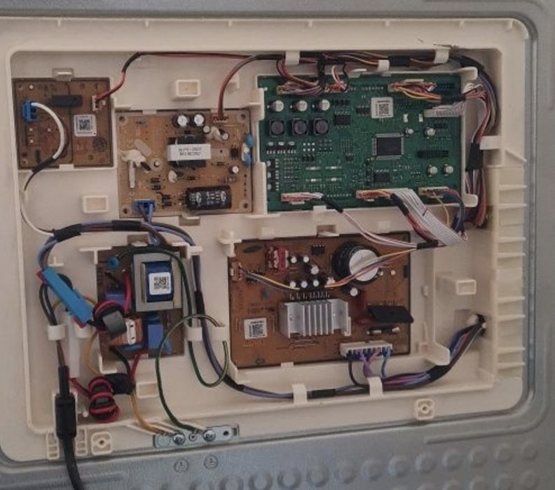 Ремонт Холодильников и морозильных камер.