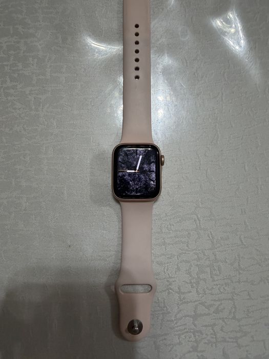 Apple  watch  se