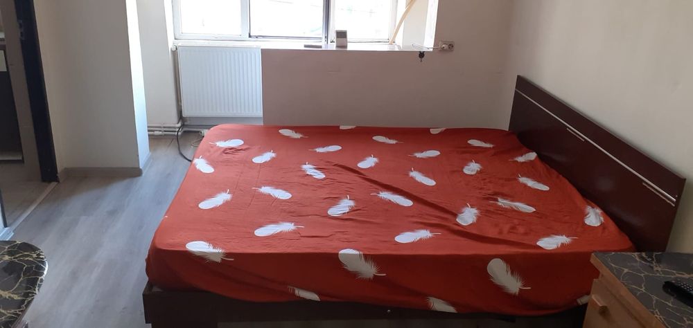 Inchiriez garsoniera Str Decebal